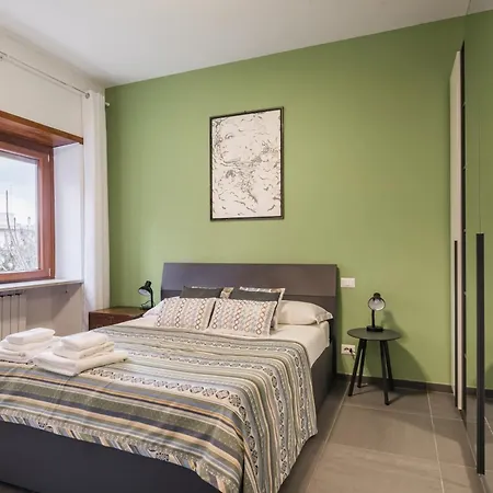 Apartment One's Place *