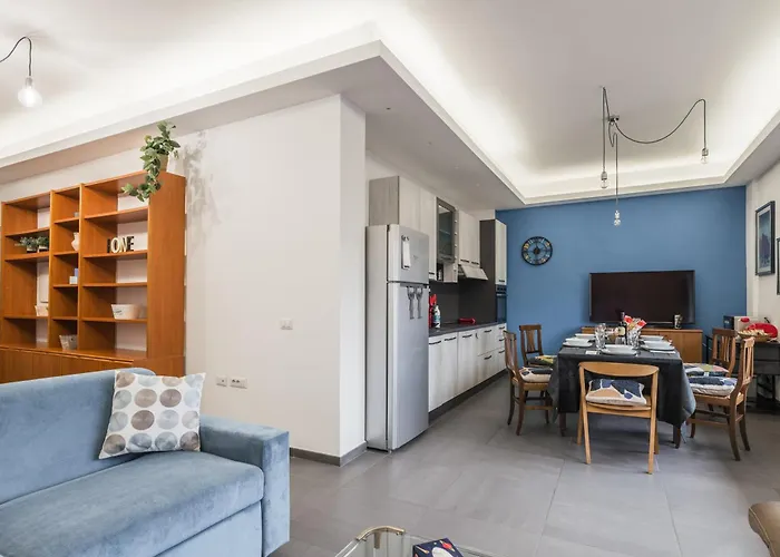 One's Place דירה